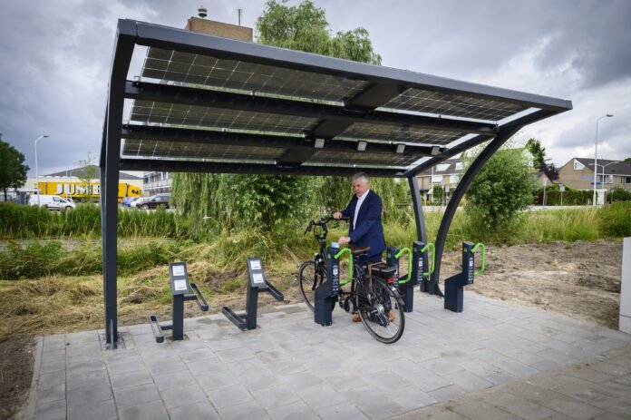 Ingebruikname elektrische fietsenstalling