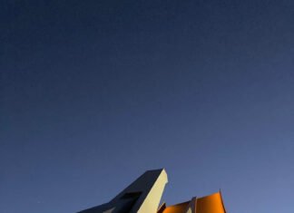 Prinses Beatrix opent Prins Clausbrug in Dordrecht