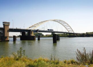 Onderhoudswerkzaamheden aan fietspad Merwedebrug N3 Papendrecht in 2022