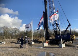 De bouw van eerste woningen op het terrein van het terrein van het voormalige Refaja-ziekenhuis in de wijk Amstelwijck gestart