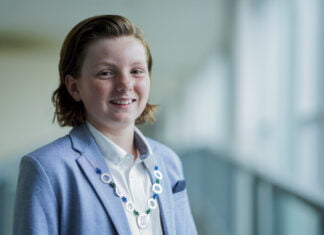 Zwijndrecht krijgt nieuwe kinderburgemeester en elf kinderambassadeurs