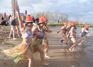 Doe mee met de Nieuwjaarsduik 2025 aan de Costa del Spui in Goudswaard