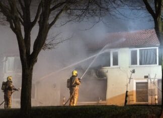 Grote brand in woning aan Munnikendijk in Westmaas
