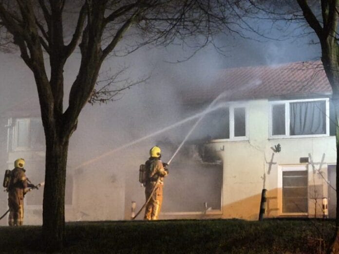 Grote brand in woning aan Munnikendijk in Westmaas