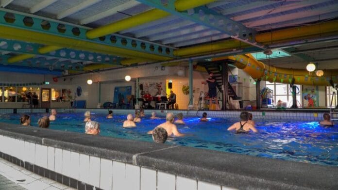 Zwemmers nemen deze week emotioneel afscheid van Zwembad de Waterstee in Numansdorp