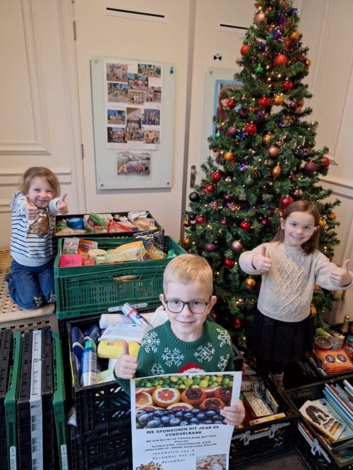 IKC De Boomgaard doneert aan De Voedselbank: 17 kratten vol voor een warme kerst