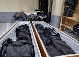 Lugubere vangst: 250 kilo cocaïne in doodskisten op de A29 bij Numansdorp