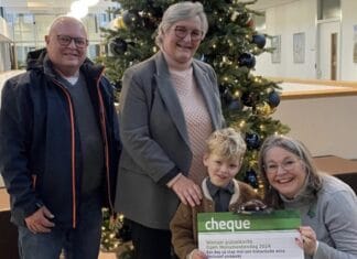 Opa en oma Van der Linden winnen puzzeltocht Open Monumentendag