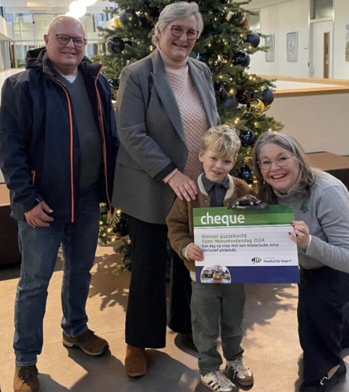 Opa en oma Van der Linden winnen puzzeltocht Open Monumentendag