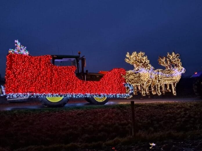 Verlichte trekkerroute langs zorginstellingen in de Hoeksche Waard een groot succes