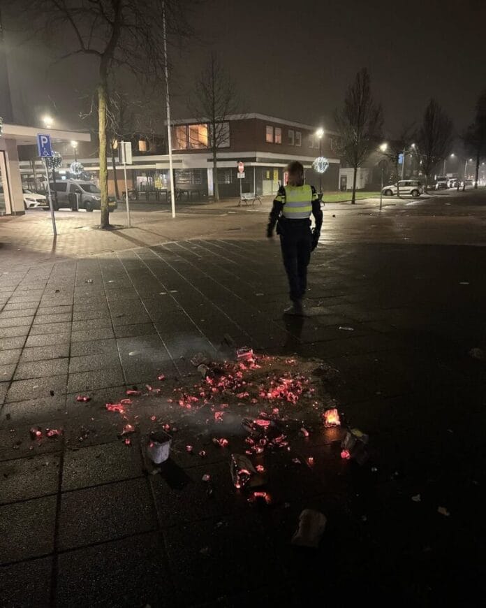 Vuurwerkoverlast in Puttershoek: Boetes uitgedeeld aan jongeren