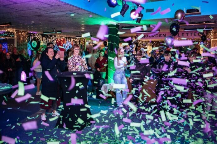 Jongerencentrum Bij Frits feestelijk geopend