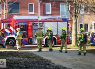 Brandweer rukt uit voor woningbrand in Oud-Beijerland