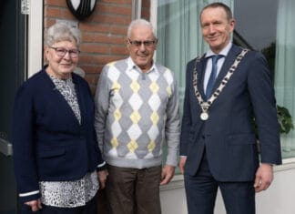 Echtpaar De Ruiter-Reijerkerk uit Zuid-Beijerland viert briljanten jubileum