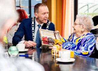 Oudste inwoner Hoeksche Waard viert 105e verjaardag