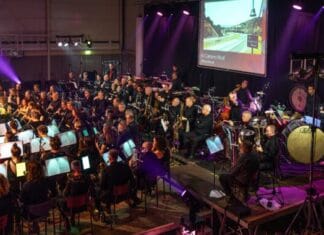 Maartconcert harmonieorkest van Prinses Juliana Klaaswaal in de Sporthal Cromstrijen in Numansdorp