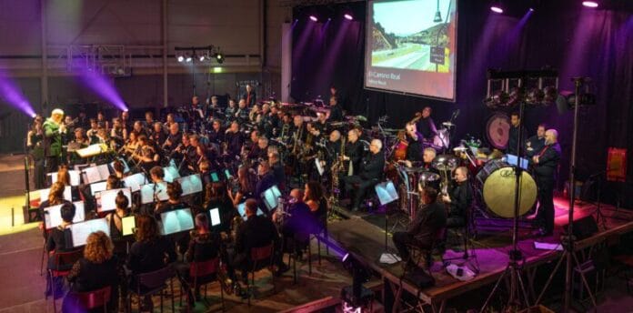 Maartconcert harmonieorkest van Prinses Juliana Klaaswaal in de Sporthal Cromstrijen in Numansdorp
