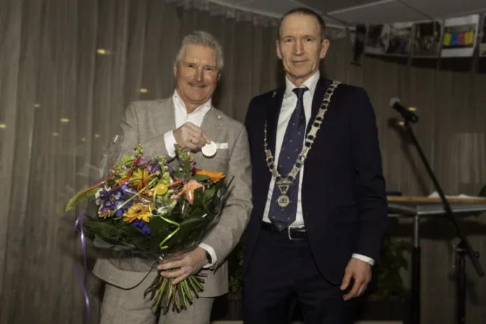 Zilveren erepenning voor bestuurder Zorgwaard Nico de Pijper