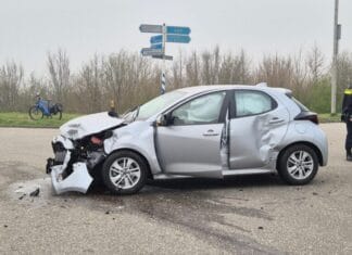 Verkeersongeluk op Derde Dwarsweg in Numansdorp