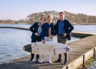 Felicitaties voor golfsurfer Pieter-Bas Boekee