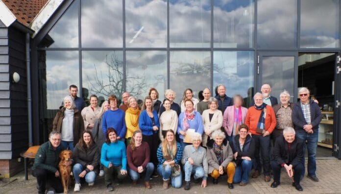 Succesvolle afsluiting cursus Natuurlijk Tuinieren door HWL/HW Zoemt