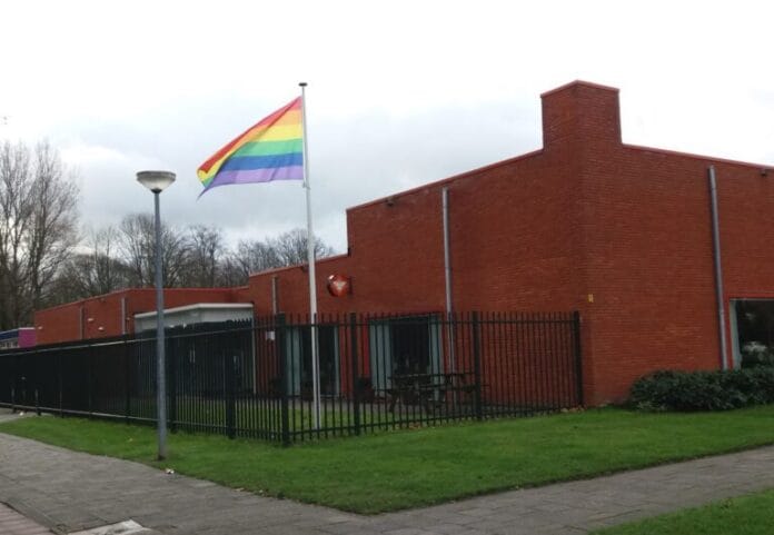 Een zinvolle en gezellige bijeenkomst voor LHBTI+’ers en belangstellenden in de Open Hof kerk
