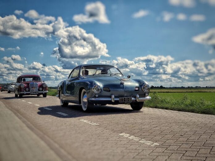 Hoeksche Waardse molens draaien tijdens bevrijdingsdag op 5 mei