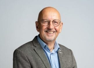 Raadslid Rob Claassens stond aan de wieg van de nieuwe ‘ouderen-ontmoetingsplek’ in Heinenoord