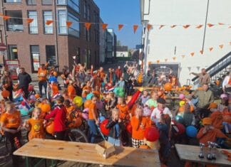 Koningsdag in Klaaswaal dankzij Stichting door Klaaswaal : een feest voor iedereen!