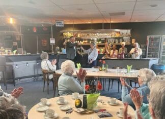 Nieuwe ontmoetingsplek voor senioren in Heinenoord geopend