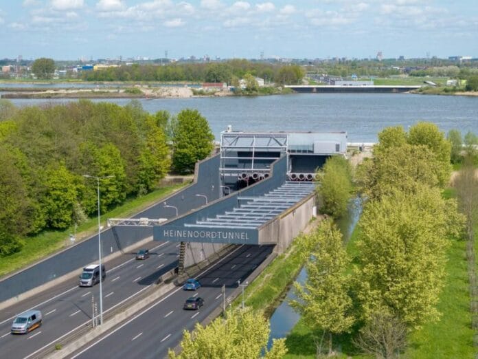 A29: Nachtafsluiting Heinenoordtunnel richting Bergen op Zoom vanwege herstelwerkzaamheden na autobrand