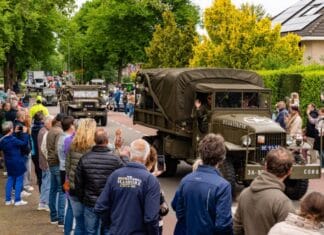 80 jaar vrijheid in de Hoeksche Waard: feestelijke optocht