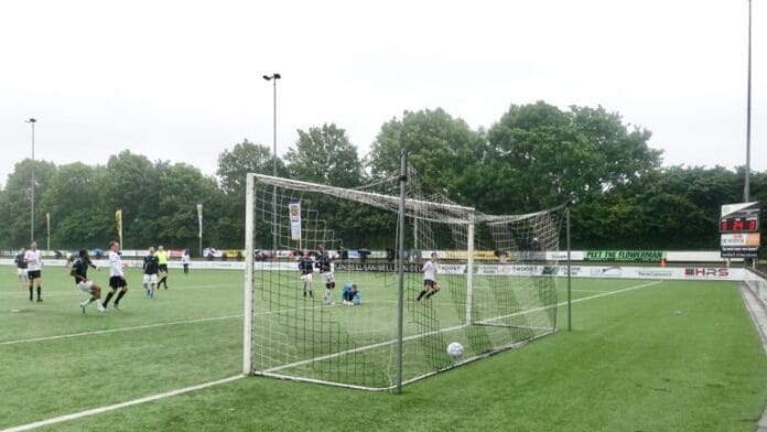 Vier keer juichen, maar geen kampioen: SHO op naar de nacompetitie