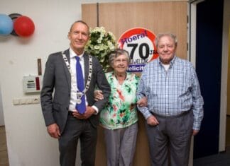 Echtpaar Molendijk-de Pijper uit Piershil viert platina huwelijk