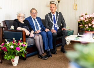 Echtpaar Naaktgeboren-Barendregt uit ‘s-Gravendeel viert briljanten jubileum