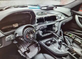 Drie autoinbraken in BMW’s in Heinenoord: flinke schade aangericht