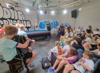 Van dorp naar stad: over social media, groepsdruk, vapen en het ov