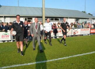 Nostalgie en sportiviteit vieren hoogtij tijdens reüniewedstrijd NSVV tegen SSS