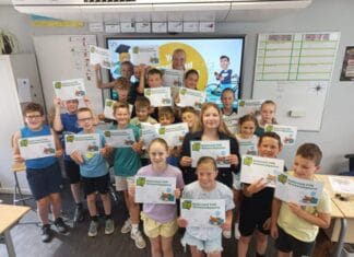 Groepen 7 van De Bouwsteen slagen glansrijk voor verkeersexamen