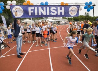 Vernieuwde atletiekbaan AV Spirit officieel geopend