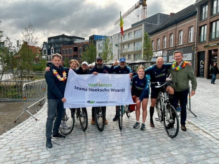 Wethouders moedigen Roparunners uit de Hoeksche Waard aan in Zele (België)