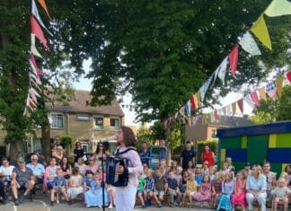 Feestelijk Tuinstoelenconcert groot succes op IKC ’t Kraaienest