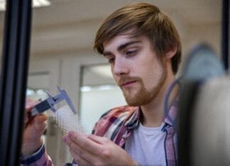 Maak je eigen sleutelhanger of oorbellen met de 3D-printer