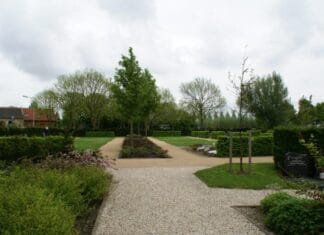 Verbetering kwaliteit paden begraafplaatsen in Heinenoord, Mijnsheerenland, Puttershoek en Strijen