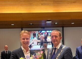 Menno van Diest terug in de lokale politiek en beëdigd als burgerlid voor de Lokalen Hoeksche Waard