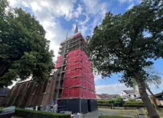 Renovatie kerktoren Laurentiuskerk in Mijnsheerenland in volle gang!