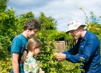 Tuinrangers Hoeksche Waard van start: gratis tuinadvies van lokale tuinhelden