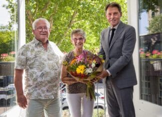 Echtpaar Bravenboer-de Kievit uit Oud-Beijerland viert diamanten huwelijk