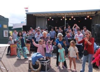 Geslaagde Havendag in Goudswaard met optreden Shantykoor De Hoeksche Waard