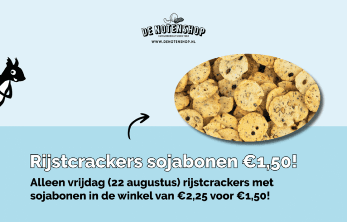 Rijstcrackers met stukjes zwarte sojabonen in de winkel van De Notenshop!